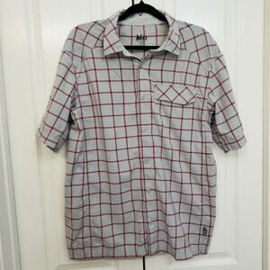 REI Men’s Short Sleeve Gray/Red Plaid Camp Style Button Up Nylon Blend Sz Medium